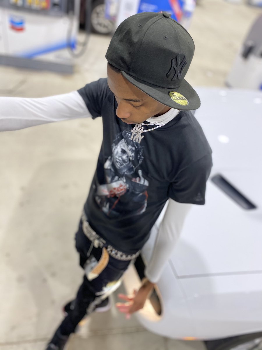 EightbabyTay's tweet photo. I’m From East 84 Ima Hot Boy But I’m ICed Up🧟‍♂️❄️                                             #FreeMyPeople⛓🗣 https://t.co/eBZdLom9CV