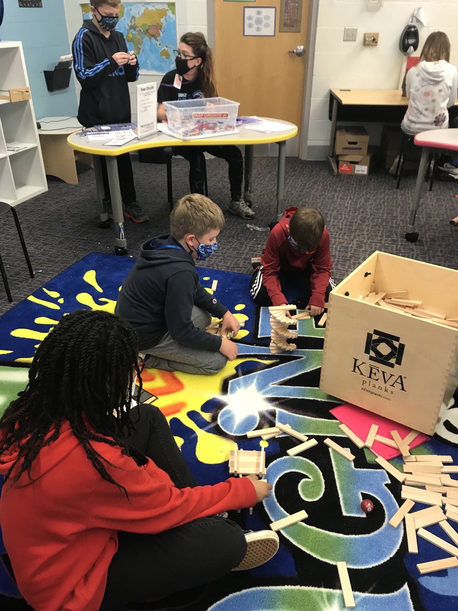 ClassPhillips1's tweet photo. Makerspace https://t.co/XArDLpjxox