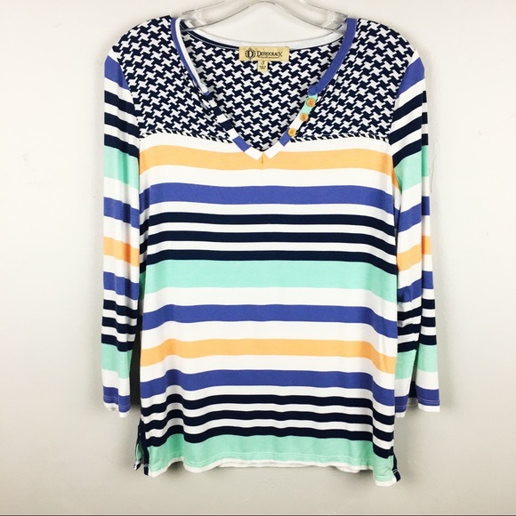 Dainty_NYC's tweet photo. So good I had to share! Check out all the items I'm loving on @Poshmarkapp #poshmark #fashion #style #shopmycloset #democracy #truereligion: https://t.co/5LbOuMxp3n https://t.co/5yAZrejQge
