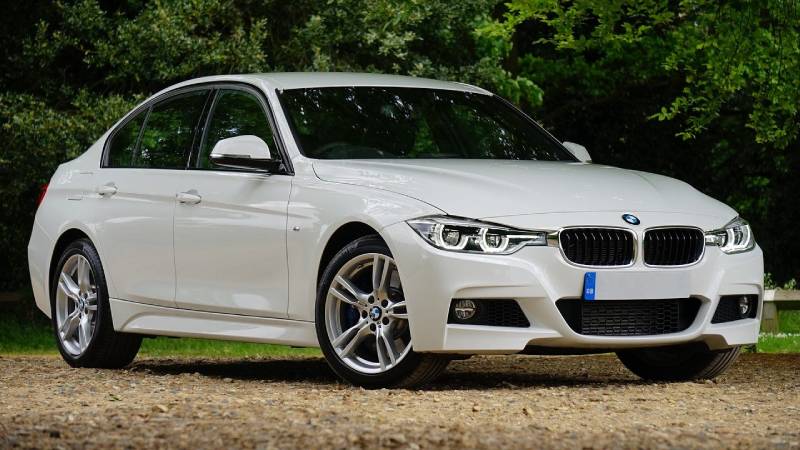 NetLunch's tweet photo. ¿Dónde comprar un #BMW en Valencia? Conoce @BMWEngasa el #concesionariooficial de #coches BMW y también #vehículoseléctricos e #híbridos, además de #vehículosdeocasión https://t.co/dwvKgf8yul https://t.co/yRVFUDrRBa