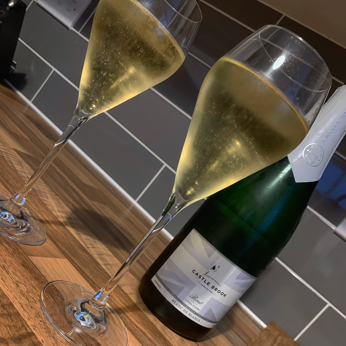 MylesForberr's tweet photo. Perfect end to the weekend #castlebrook #cobreyfarms #chinnchinn https://t.co/Pn2ZLUfY8C