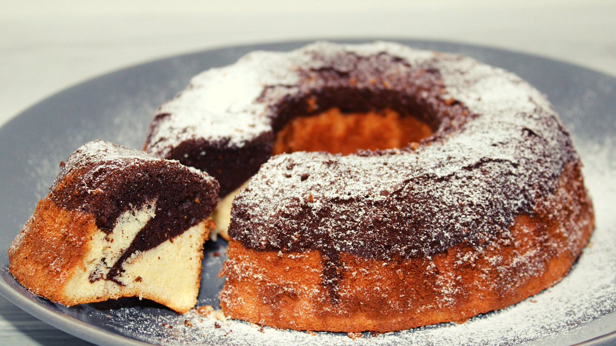 BaharKitchen's tweet photo. Quick and Delicious Two-Color Cake for Tea! - No Baking Powder

#cake #zebra #DESSERT #chocolate #Cooking #baking #Food #Foodie #YouTuber #YouTube #breakfast #Vanilla https://t.co/eCu92hJoCh