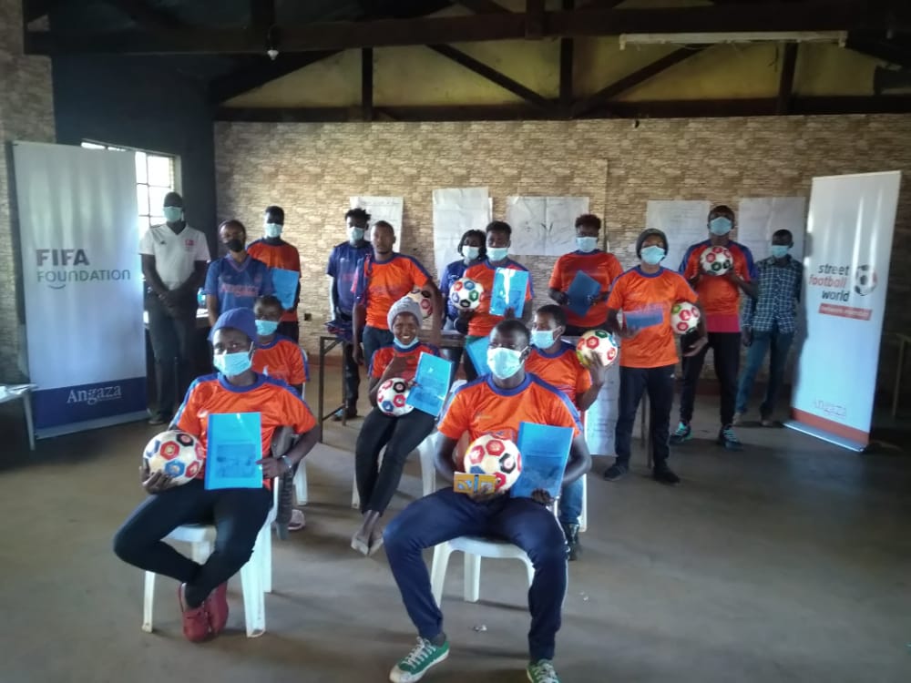 Angazasportsdev's tweet photo. It has been an amazing weekend as we concluded our community coaches sexual, reproductive health and Covid 19 awareness training.
supported by :
#Fifafoundation
#streetfootballworld
#BUYAs
#communitycoaches https://t.co/qkZwsQfDqD