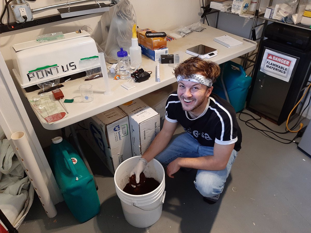 HI_SEAS's tweet photo. Selene II is quiet today. We had more dust storms overnight and all day today. Not only has this cancelled EVA 02, but we have to be more focused than ever on our power supply. It is truly a day for answering emails and volunteering our cooking skills.
 
#hiseas #seleneII https://t.co/e22NFWF2Lk