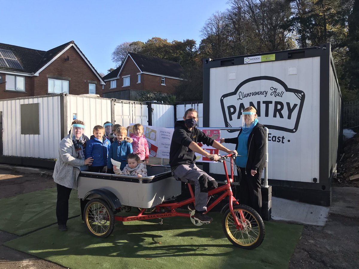 SBSLlanrumney's tweet photo. We are supporting the pantry @LlanrumneyHall  and kindly donated £10 per child who started with us in September 2020. We donated £260 in total we hope this helps feed some of the families in the local community 😍 #givingbacktothecommunity  @SteveCMB  @LlanrumneyLab https://t.co/PEVlAyV7bS