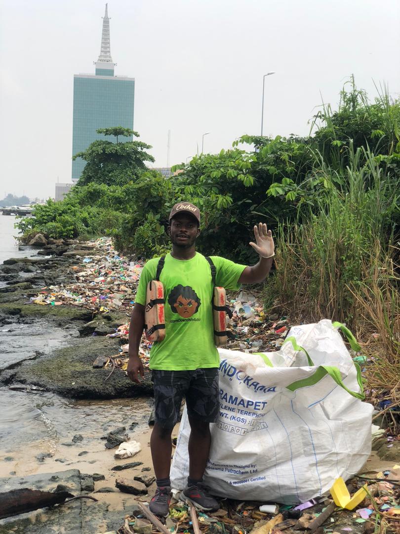 TundeLukmanAni's tweet photo. I Pledge to #StareDownOnPollution and to always preach the gospel of eco-friendly and sustainable lifestyle to the general public #LagosCostalPlasticSearch
.@MEDICNG .@SustyVibes .@GreenH_Bikers #plasticpollution You can join us for the #LagosCostalPlasticSearch as well  
#legit https://t.co/X8zTkM4jts