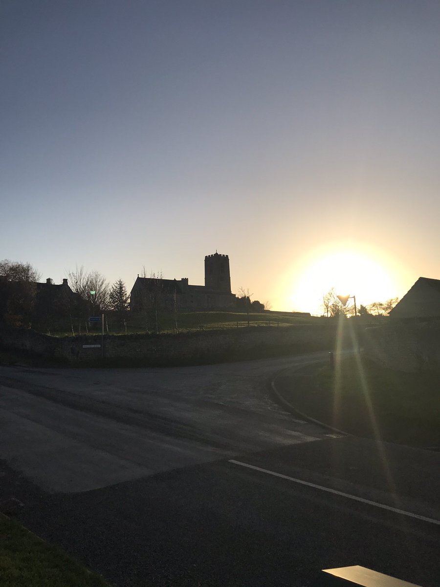 DeanCornish1966's tweet photo. Plenty of people out and about enjoying another of #willswalks on a cracking winterโs day in Lincs. #ufford #barnack https://t.co/9u4wTH1Hh6