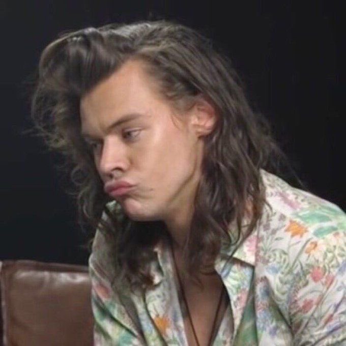 a thread of harry pouting because it’s cute asf. this is also for  @hsltsunshine mwah