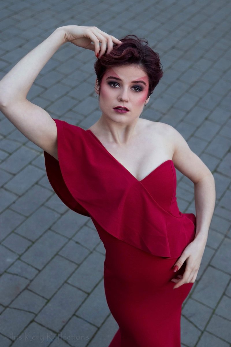 juliedewilde12's tweet photo. Lady in Red 💃| Photo by Iris Kelly Kuntkes - MUA Elke Herssens 
.
#model #photoshoot #modelmakeup #makeupart https://t.co/fry4u031Rb