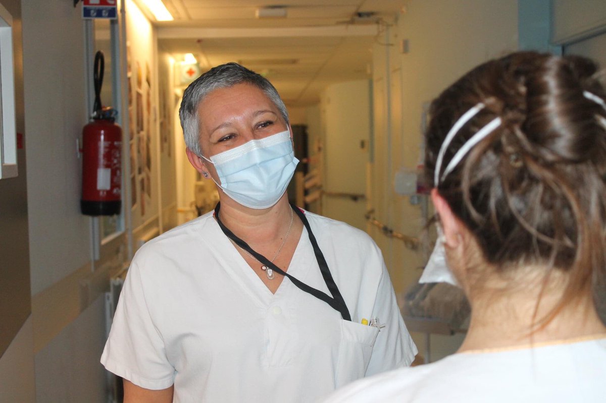 ghnd_38's tweet photo. [Portrait #teamGHND]
Julie est cadre de #santé de l'UMAU (Unité Médicale d'Aval des #Urgences), 1er service d'#hospitalisation des patients atteints de #Covid19 de cette #SecondeVague.

(1/2) https://t.co/42pPLcYboY