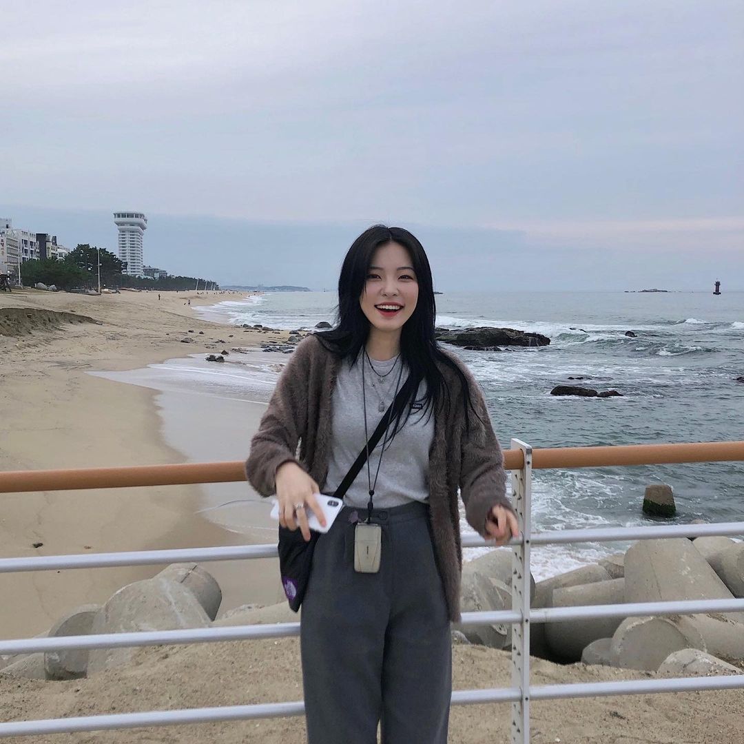 TK98YB's tweet photo. #tkgram : ameaçando pessoas pra elas tirarem foto minha, parte 1

primeira vítima 📸: @TK00CR https://t.co/fELdylQPdW