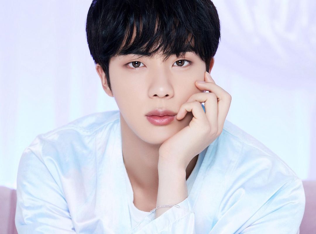 TotaJimmine's tweet photo. #WeLoveYouSeokjin
#WeLoveYouJin https://t.co/xlT50uEu17