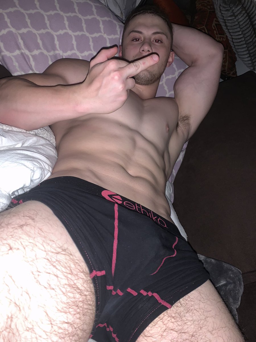 liamjohnsonNY's tweet photo. What I wanted @ 1am vs what I got https://t.co/gxiBDZ3dRM