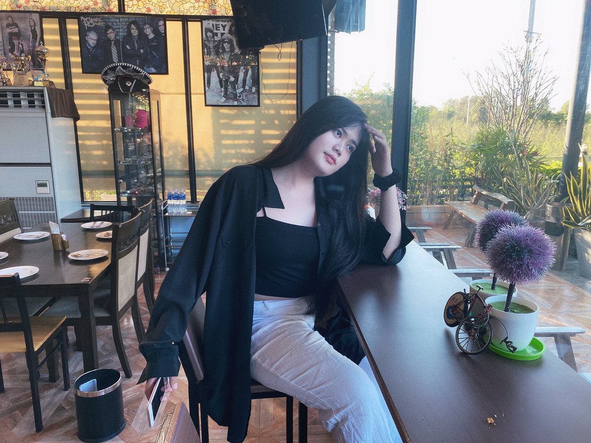 tonysadscene's tweet photo. อย่ามาทำให้รัก ให้มันมากนัก

แล้วมา หัก อก ฉันไป 🖤 https://t.co/iYjYfvv34U