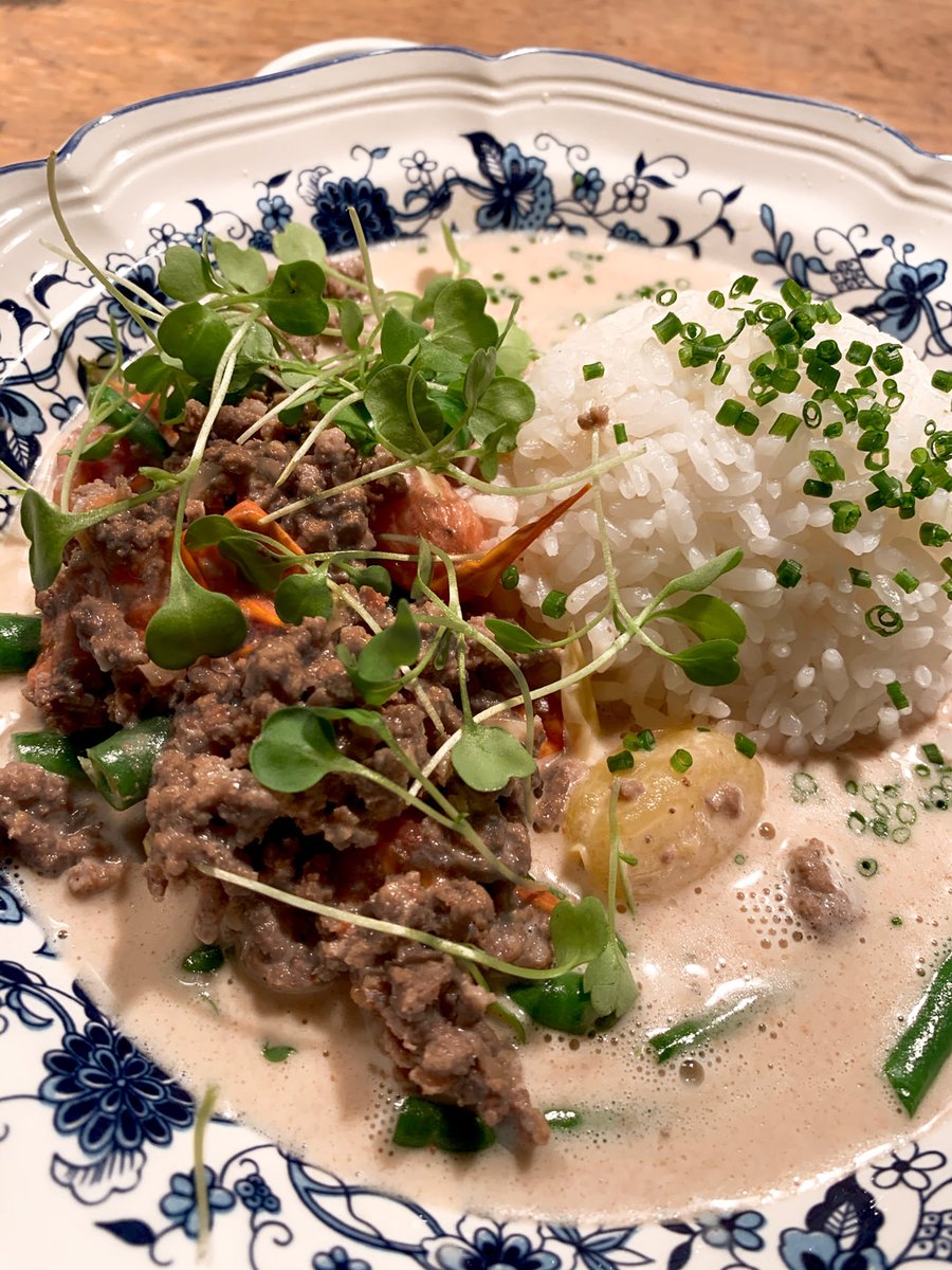 BibaCHamoru's tweet photo. Last chance for–it's even fun to say it–Ti-Nak-Tak 😀 #guambombdotcom
🎯 TINAKTAK is definitely a favorite Guam comfort food: ground beef, green beans, tomatoes in lemon-coconut milk, over white rice, w/fina'denne. 😋 Gof Mangge!
➡️ BIBA! RED RICE SPAM MUSUBI SUNDAY! ⬅️ https://t.co/bR0FjGl4tL