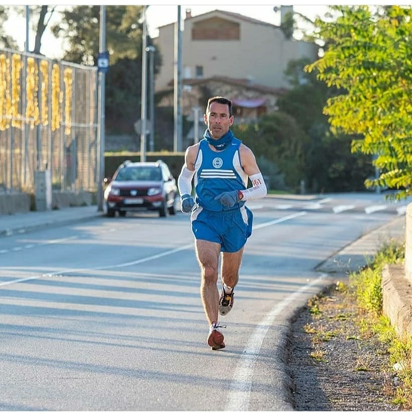 matadeperacom's tweet photo. Avui el Marc Otero ha corregut una marató en solitari, i nosaltres hem estat al seu costat, amb els habituallaments. Felicitats ,Marc, ets molt gran!!! https://t.co/xhIrSf5vka