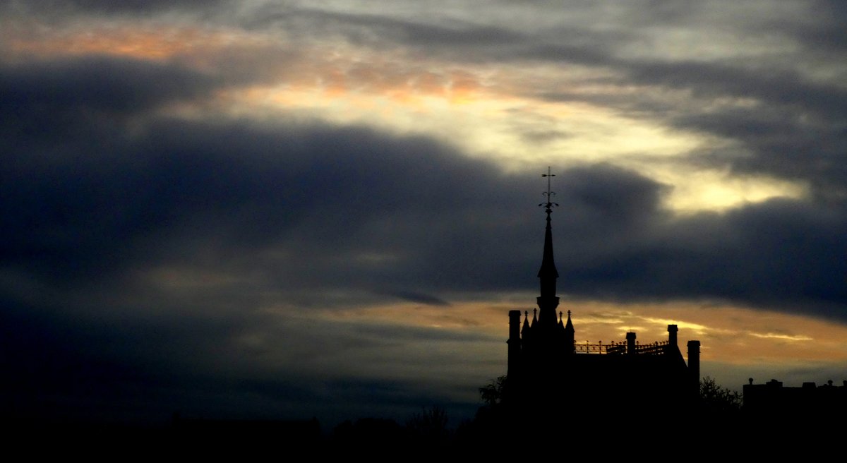 NadiaCasier's tweet photo. #veurne  #mooieluchten
Veurne, deze avond https://t.co/nMJkVO0vcu