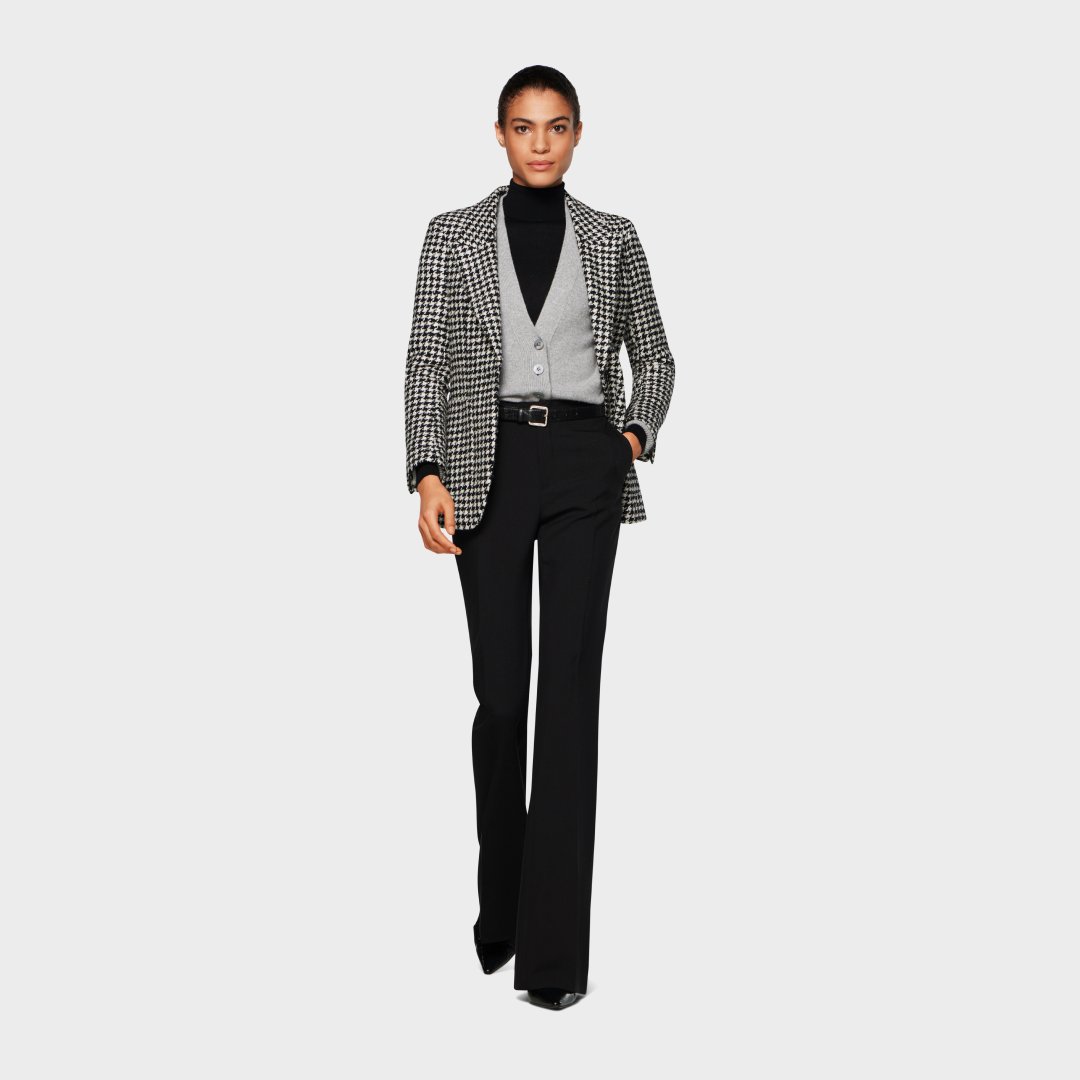 SUISTUDIO_'s tweet photo. All-new winter classics in rich wool-cashmere blends. #SUISTUDIO <-- https://t.co/dubSmKwGNA https://t.co/aOF0fpoCwV