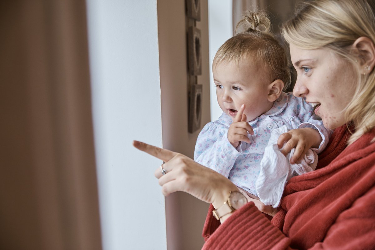 CityofYork's tweet photo. Look! 👀 Follow your child’s eyes and watch what they’re looking at whether it’s a passing car or a box! It’s a great way to start a chat and is just one way you can help to build your child’s brain
More ideas at Look Say Sing Play https://t.co/fL3T6hlZOZ 
#YorkLSSP @YorkFIS https://t.co/huD8dk6W2o