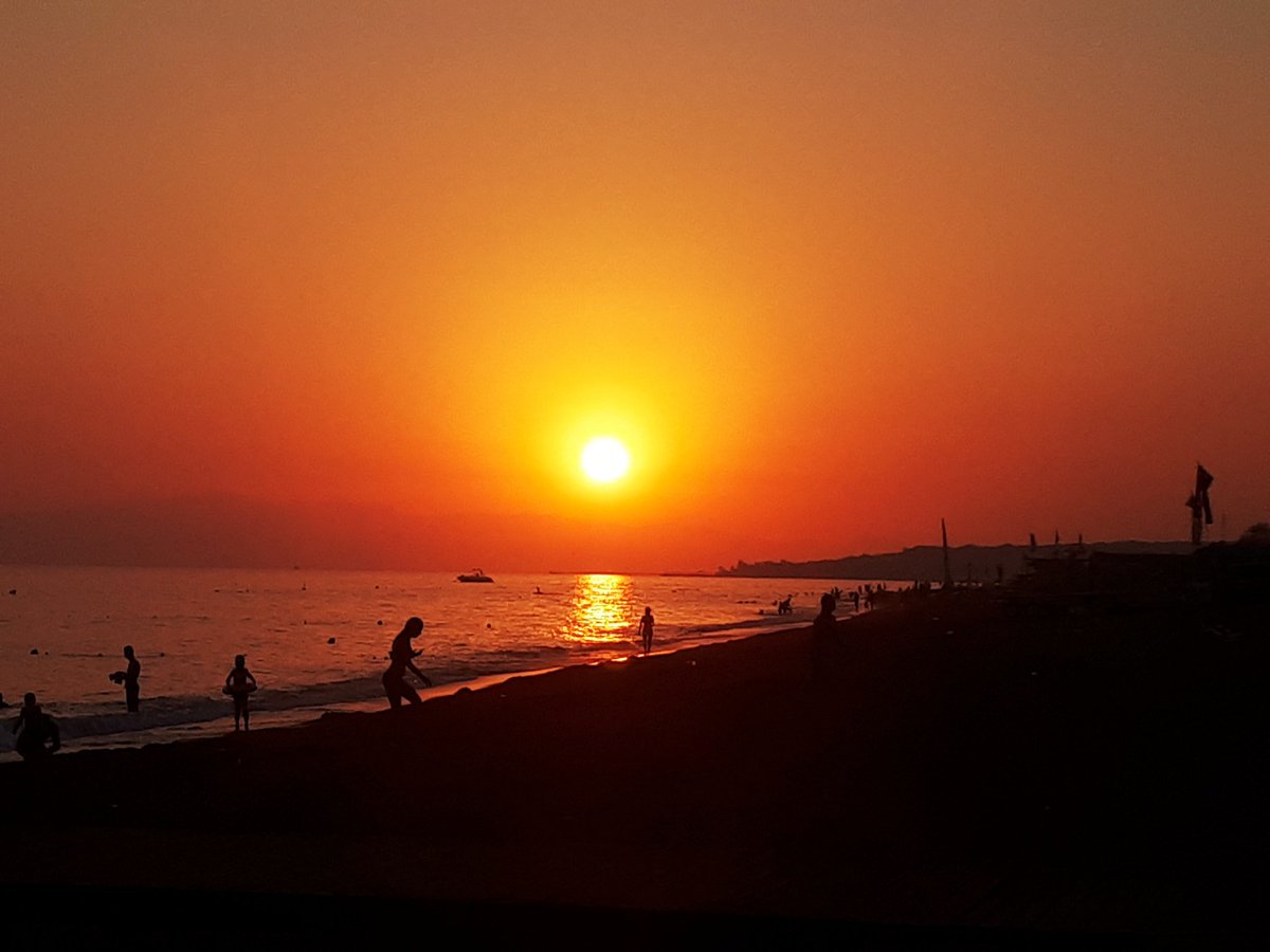 #Sunset lover ♥️

#sky #beach #pov