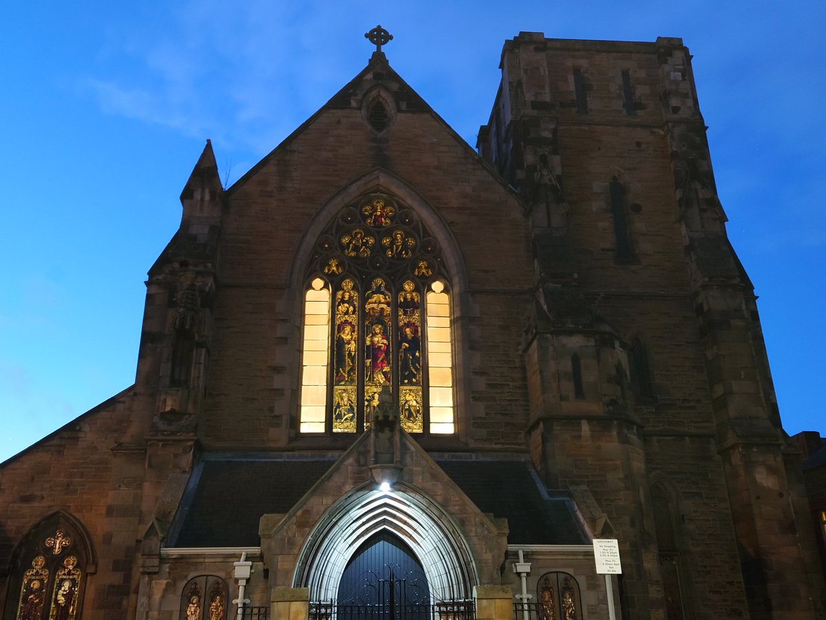 DjThunderDragon's tweet image. Iv lived across the road from St Cuthbert's church for over a decade and this is the first time In have ever seen the lights on.

#slateford #Edinburgh #sundaywalk