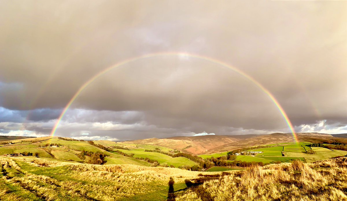twostaywild's tweet photo. Mother Nature was really pulling out all the stops in the Peaks today. https://t.co/uCgrP4iZj9