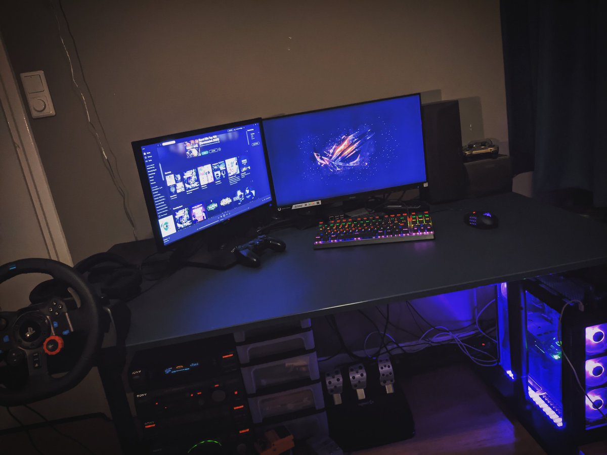 Little setup tour I guess.
What do you guys think of my setup??
(Cable management is sh*t I know)
.
.
.
#setup #setupgamer #setuptour #gamingsetup #streamsetup #twitchsetup #twitchstreamer #twitch #pcsetup #pcgamingsetup