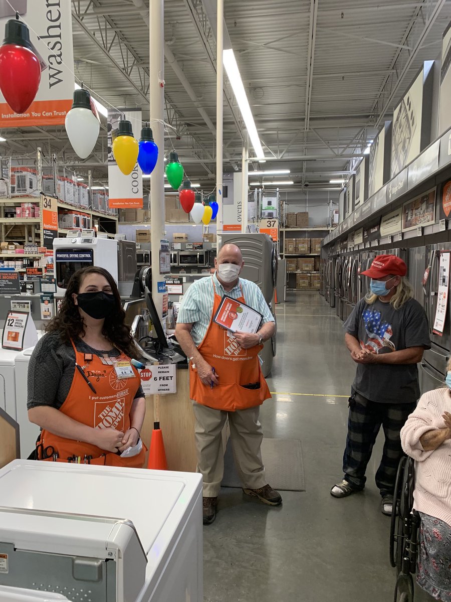 Hd22Teresa's tweet image. So proud of our Q3 HDPP winners!! Great job Ron,Eddy, Terry and Matt!!! What a team!!!! #hdpp ⁦@MarkSaltarelli⁩ ⁦@HomeDepot3322⁩ ⁦@luvnzak1⁩ ⁦@OrmondLsormond⁩