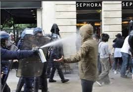 FB75016's tweet image. @AliceThourot a bien répétée sans réfléchir son discours de #playmobil qui préfère #flouter et #nier les #ViolencesPolicières que de lutter contre et mieux #contrôler pour éviter le triste spectacle du maintien de l&apos;ordre à base de #gazlacrymogène sur son propre #peuple...