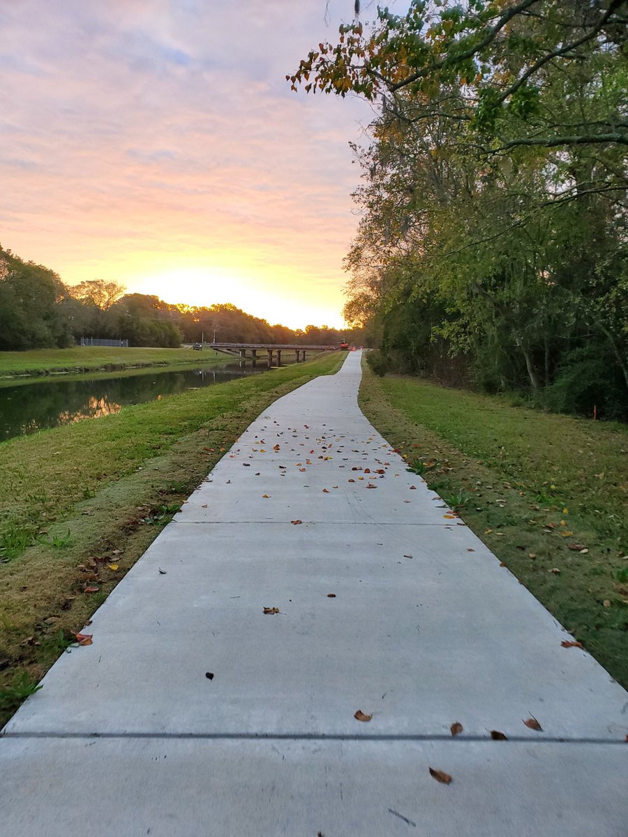 clhsc_ccenter's tweet photo. Johnson’s Sunday morning walk/run 3.5 miles!  #CLHSSelfcarechallenge https://t.co/VKfOvo4983
