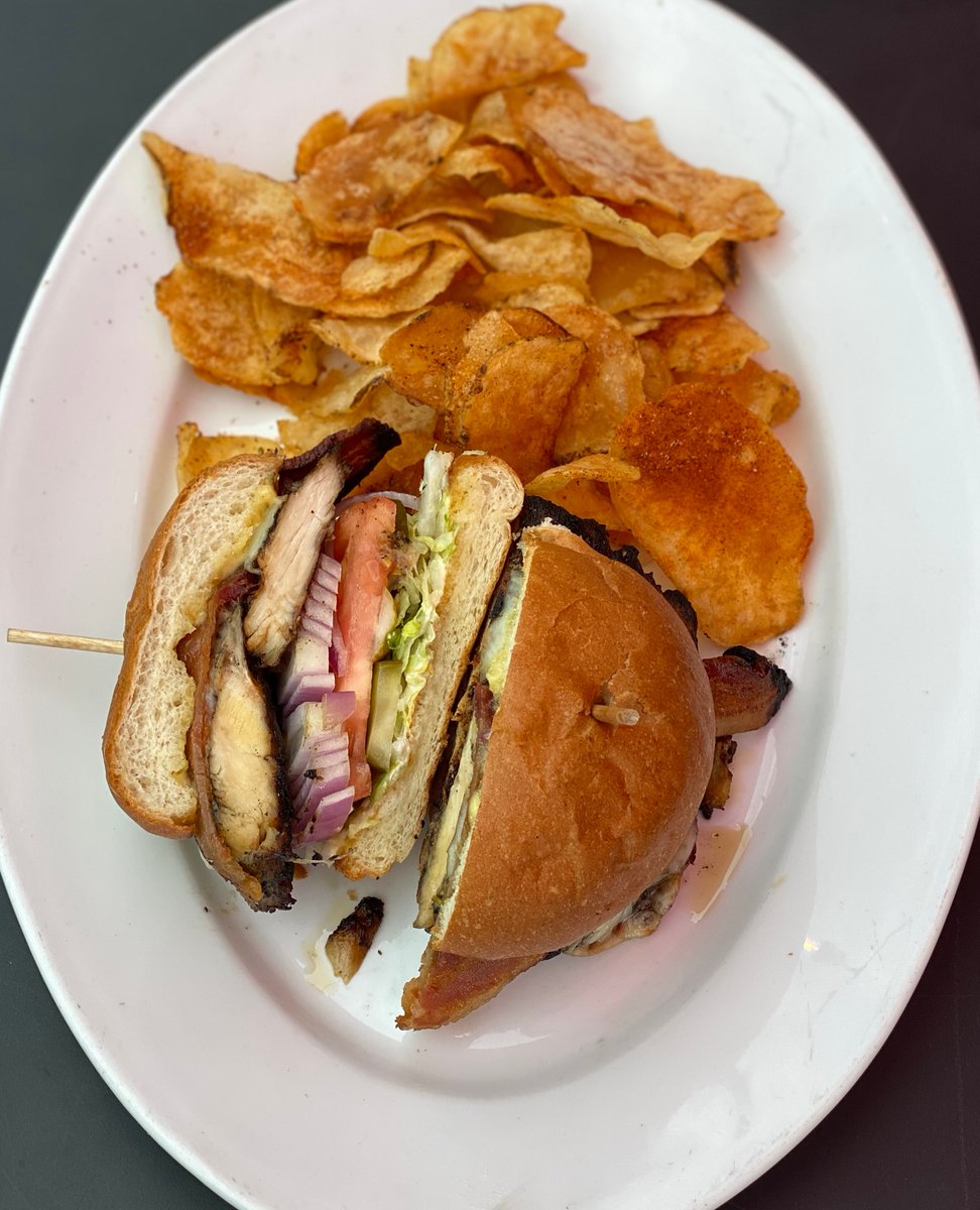 BeausGrillery's tweet photo. Dinner is served 🍴 Give us a call at 248.626.2630 to order your favorite Sandwiches, Burgers, Steaks, and more from Beau's! https://t.co/NaECHtqMfJ