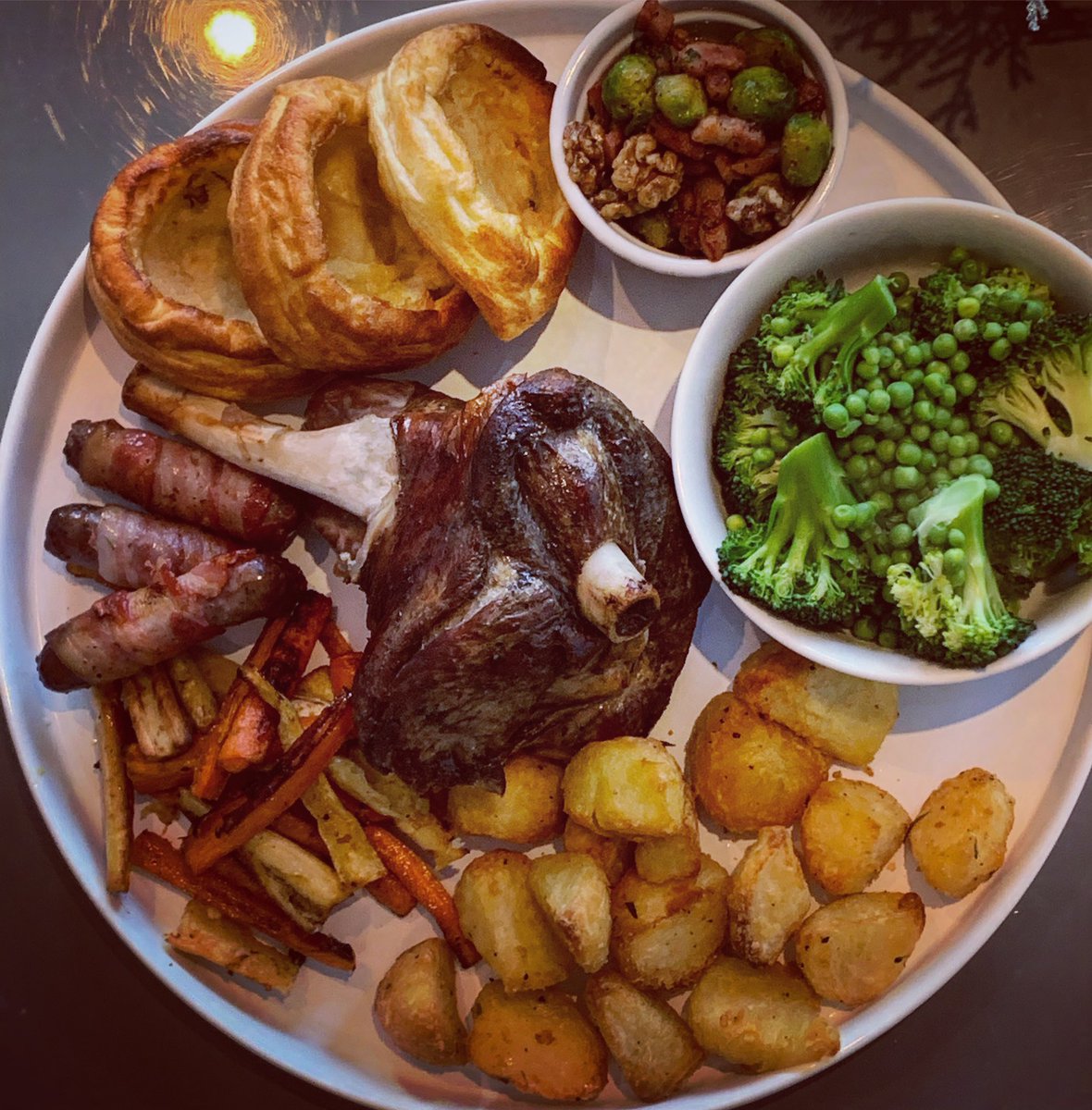 DadCookingwith's tweet photo. Love Sunday’s !!  #sundayroast #roast #lambroast #foodie #homecook #plsfollow https://t.co/iaevG1pVh4