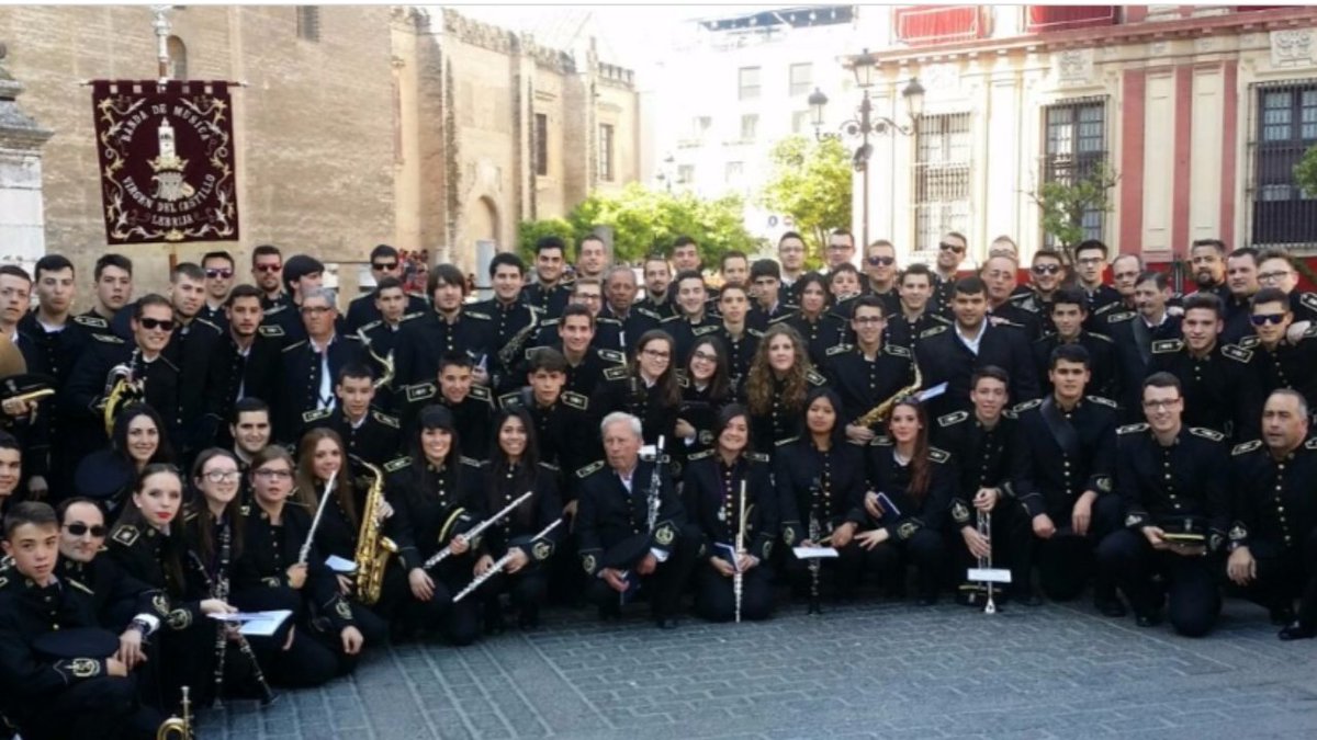 angelherrerasa3's tweet photo. Felicidades a tod@s l@s músic@s, en el día de santa Cecilia. Esos corazones q interpretan partituras, notas celestiales q llegan a nuestros oídos, con el terciopelo del Alma de 1seres dotados de sensibilidad solo al alcance de los elegidos X la barita,q dirige con sabiduría vidas https://t.co/ZHX0DubKYX