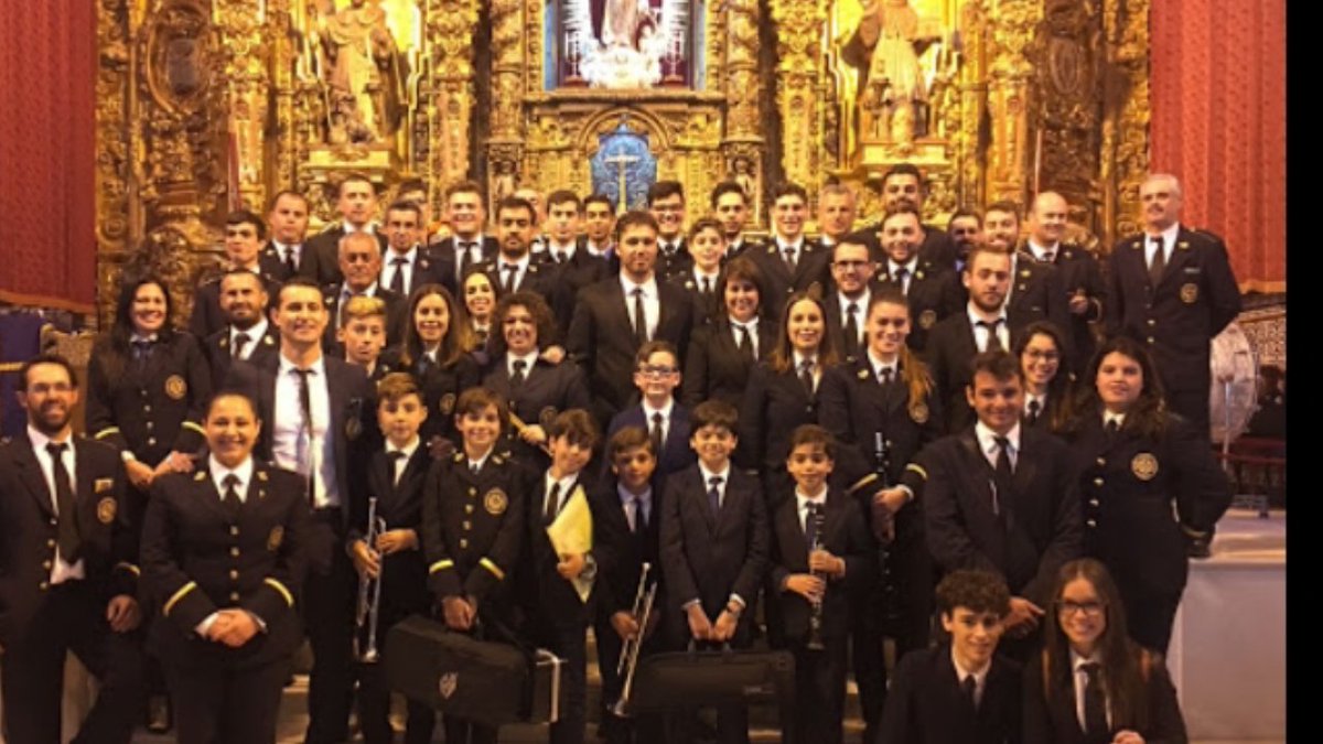 angelherrerasa3's tweet photo. Felicidades a tod@s l@s músic@s, en el día de santa Cecilia. Esos corazones q interpretan partituras, notas celestiales q llegan a nuestros oídos, con el terciopelo del Alma de 1seres dotados de sensibilidad solo al alcance de los elegidos X la barita,q dirige con sabiduría vidas https://t.co/ZHX0DubKYX