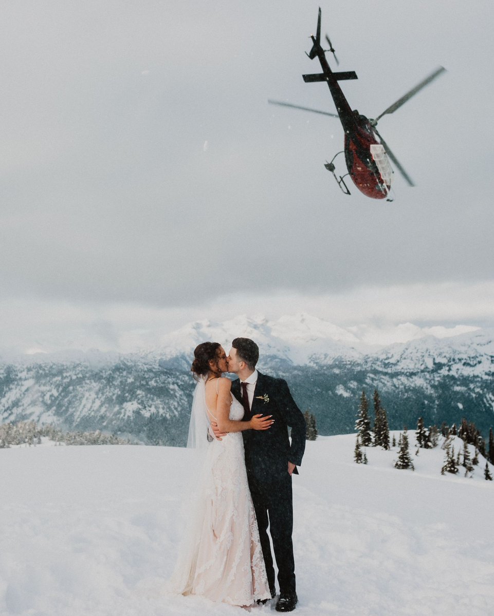HeliBlackcomb's tweet photo. The best kind of photobomb

📸 @michellechartrand.photography https://t.co/OtWfqtz1uO