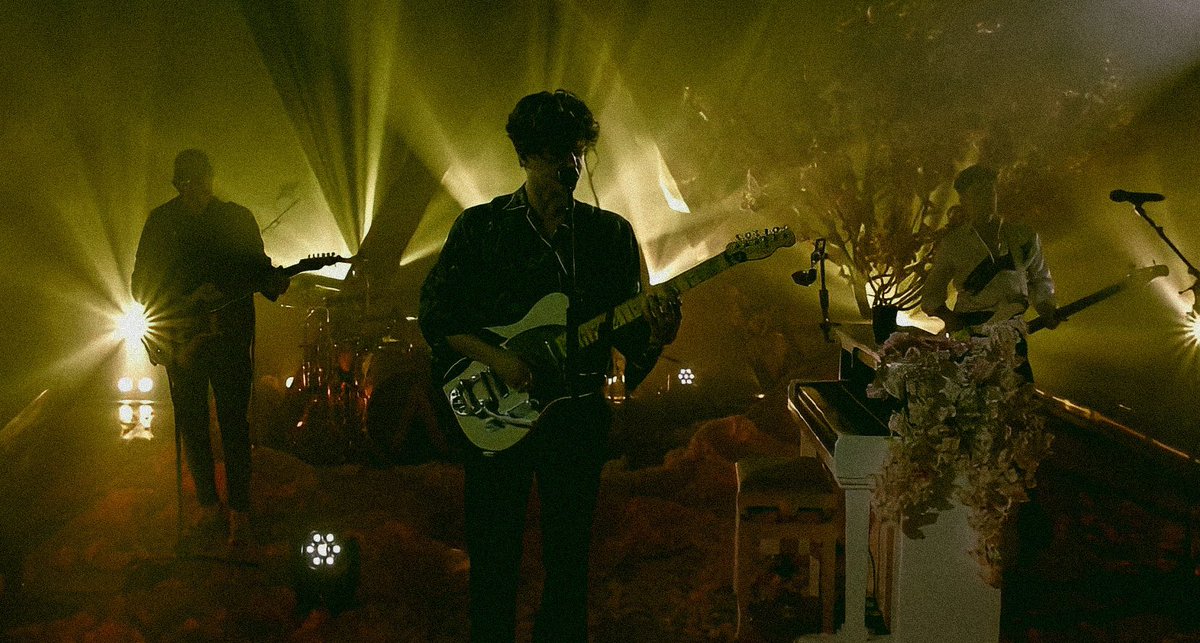 the vamps live at hackney round chapel but on film; a concept #TheVampsGlobalConcert