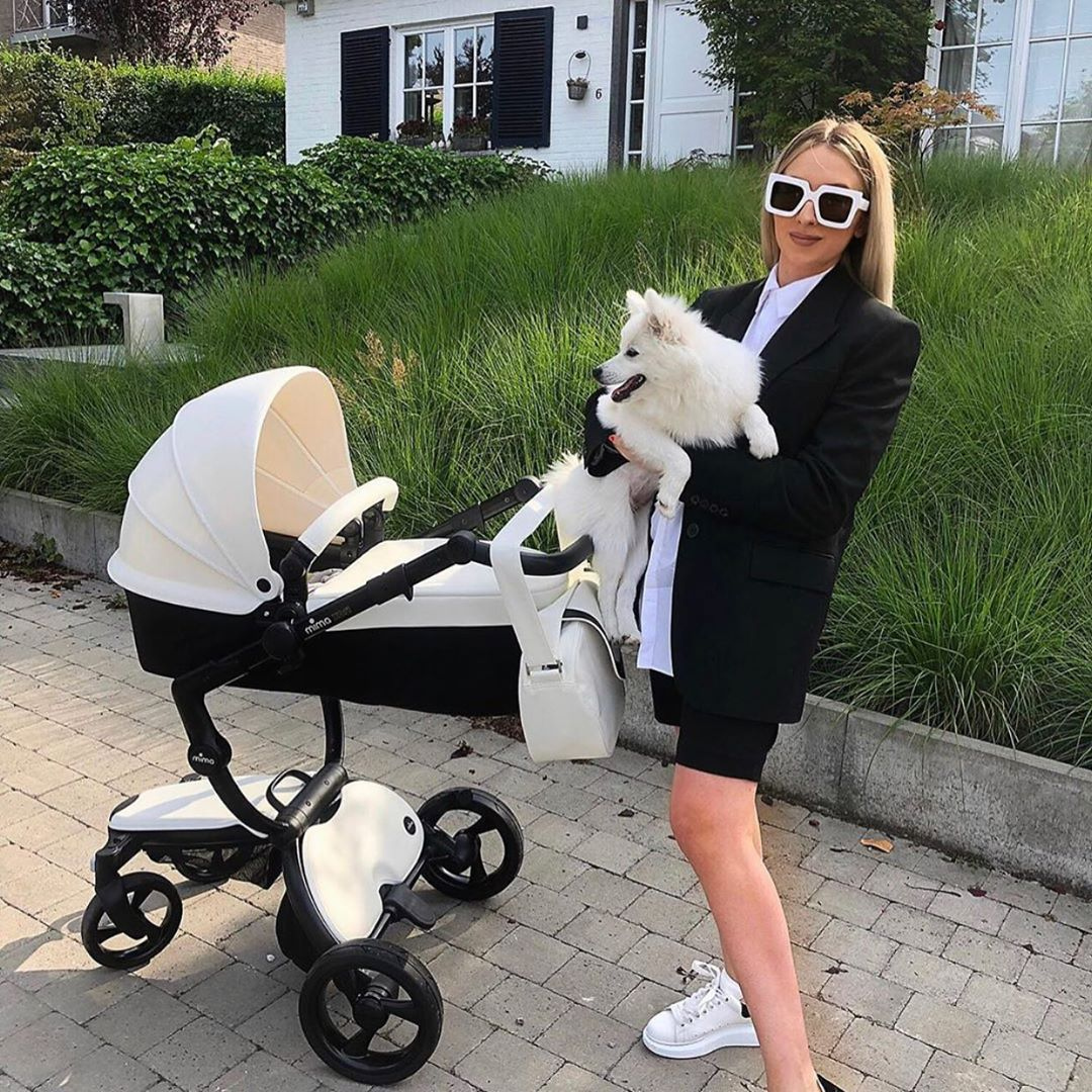 mimakidsusa's tweet photo. Sunday vibes! 😎Join the fun with mima kids holiday sale! Giveaways, Gift Guides, and best of all 20% off all xari strollers. https://t.co/NI1vsHkSux
#mimakids #mimaxari #diaperbag #holidaysale #blackfriday #blackfriday2020 #babystroller 📸@mima_georgia https://t.co/EjpRHm308S