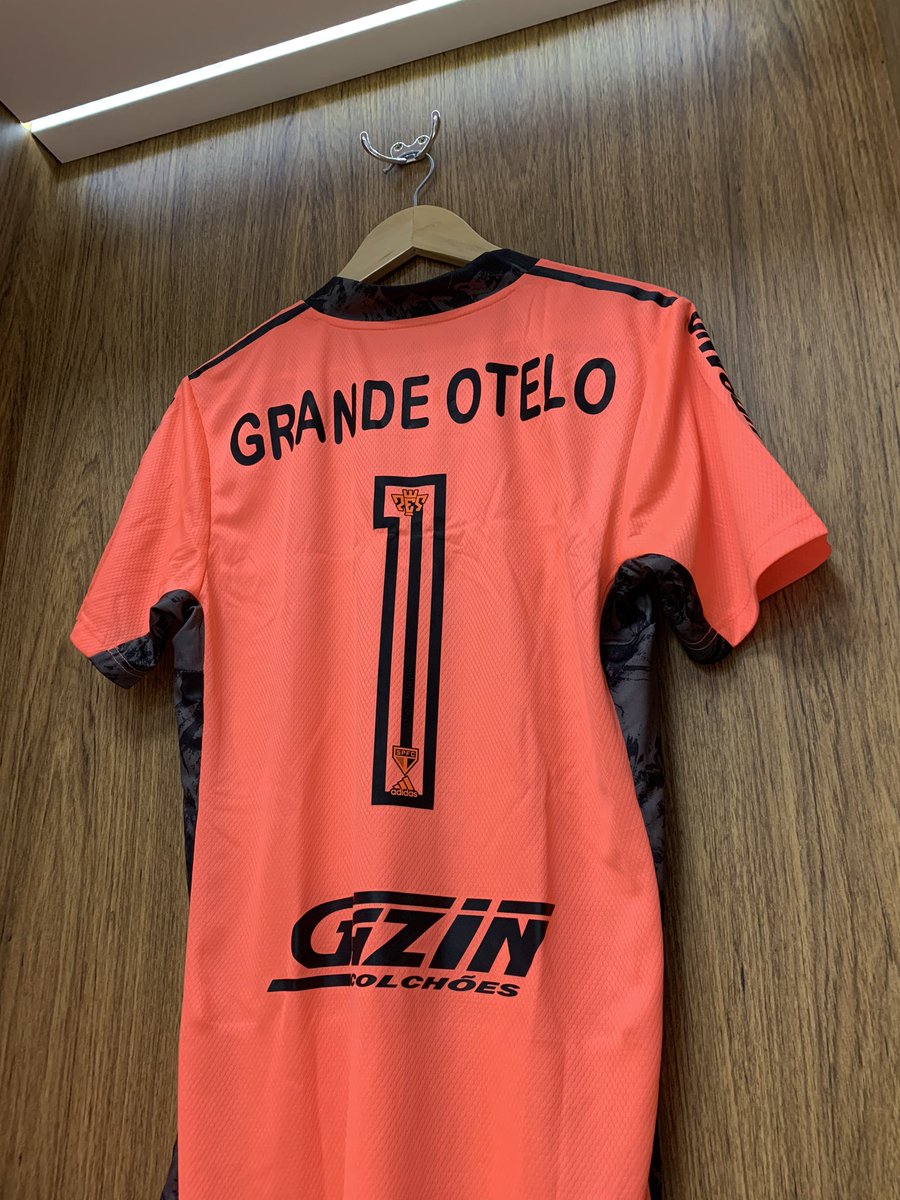 SaoPauloFC's tweet photo. Vestiário tricolor ☑️

#ConsciênciaNegra 
#VidasNegrasImportam 
#VamosSãoPaulo 🇾🇪 https://t.co/2lft3ZK9SW