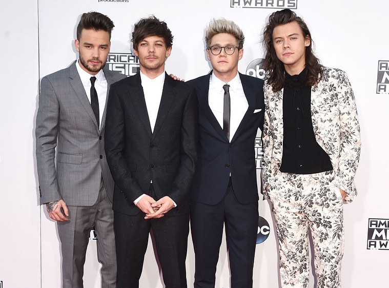 ItsThe1Dgirl's tweet photo. 5 سال پیش امروز تاریخ شاهد یکی از جذاب ترین ورژن های وان دایرکشن بود
#OneDirection #OneDirectionAMAs https://t.co/Y16jVi3tth
