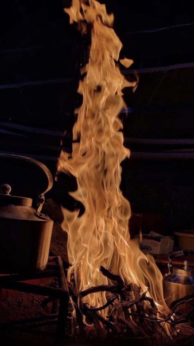 تحبك روحي اللي مابعد حبك مثلها روح 
ويحنك قلبي اللي مايعيش إلا على طاريك .