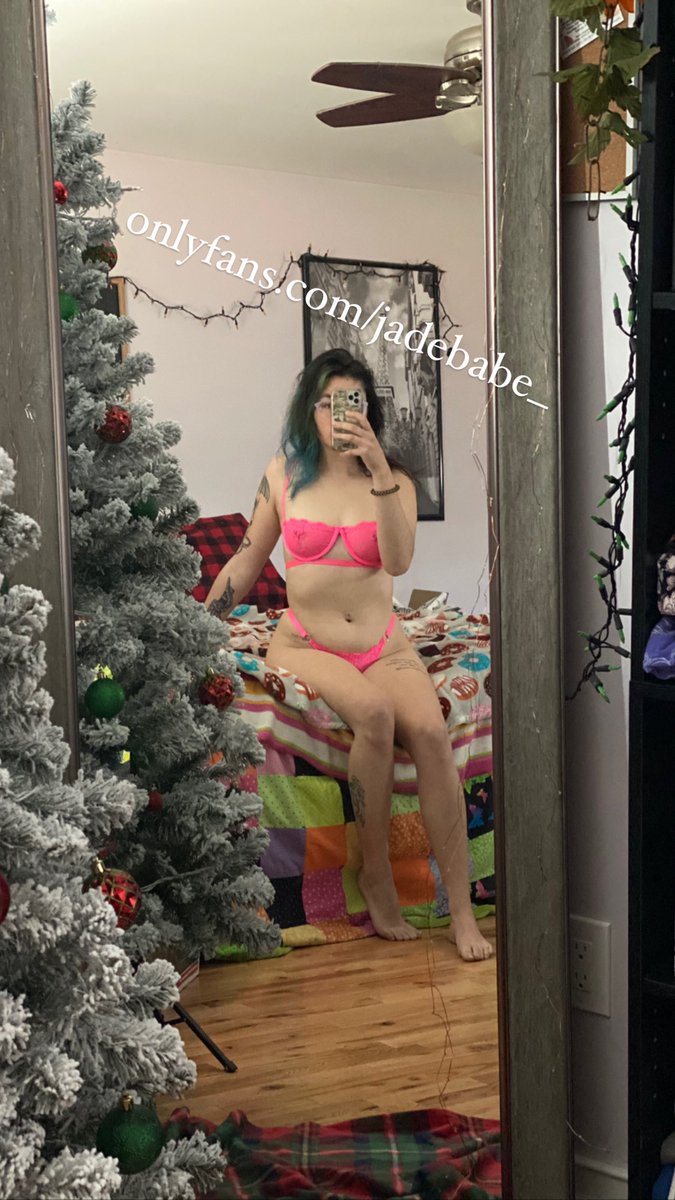 jadebabe__'s tweet photo. @ohlillyOF It’s on sale right now!! 
https://t.co/XOvnZYTuoZ https://t.co/g18wbv6S4e