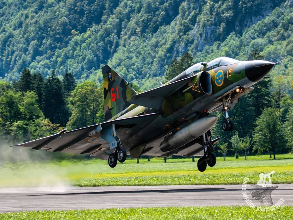 Guido_Aviation's tweet photo. retired but very powerful Saab AJ 37 Viggen 🇸🇪 @swafhf
#viggen #sweden #swedishairforce
#saabinthesky #saab #saabaircraft #swaf #flygvapnet #stridspiloterna #stridspilot #swedisharmedforces #ajs37 https://t.co/GENTBug5tK https://t.co/tHWQHOPXRt