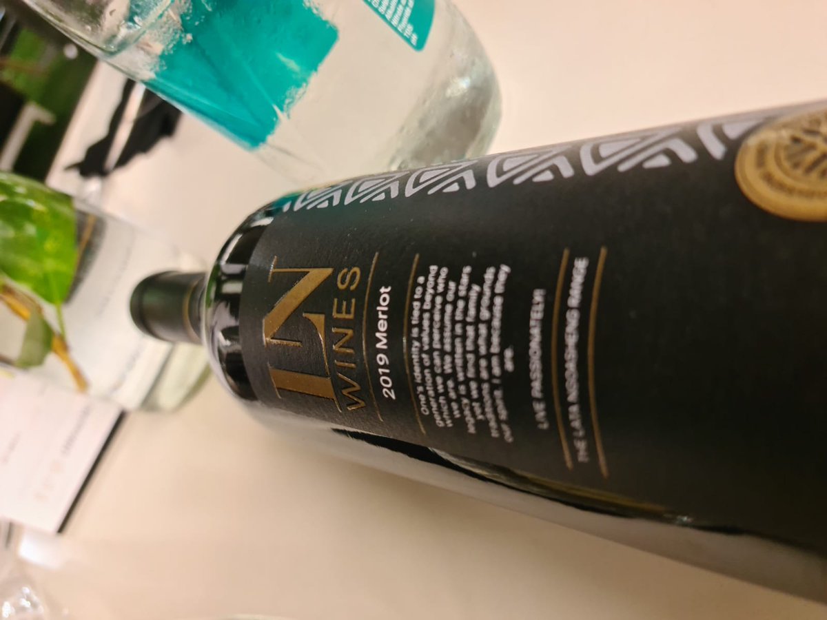 LNWines1483's tweet photo. TASTE MERLOT

... the signature notes in our LN Merlot are scripted with rich red berries and plum flavours with a touch of cherry chocolate.

#LNWines toast to the FUTURE, today. https://t.co/jhiEvQuv8H