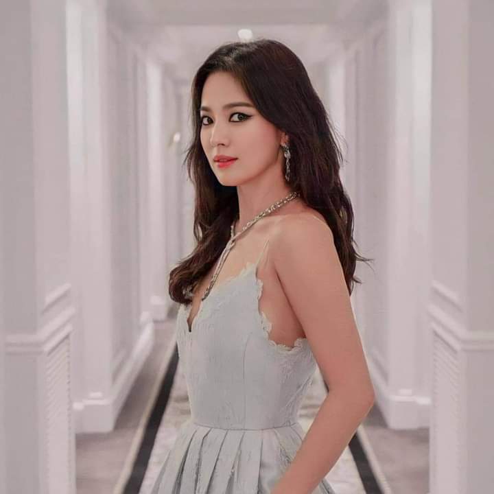 LilMahmoud4's tweet photo. Happy 39th Birthday Song Hye Kyo! ❤❤ https://t.co/DrerM5cJWY