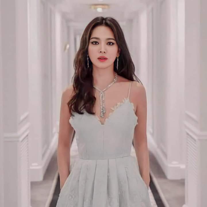 LilMahmoud4's tweet photo. Happy 39th Birthday Song Hye Kyo! ❤❤ https://t.co/DrerM5cJWY