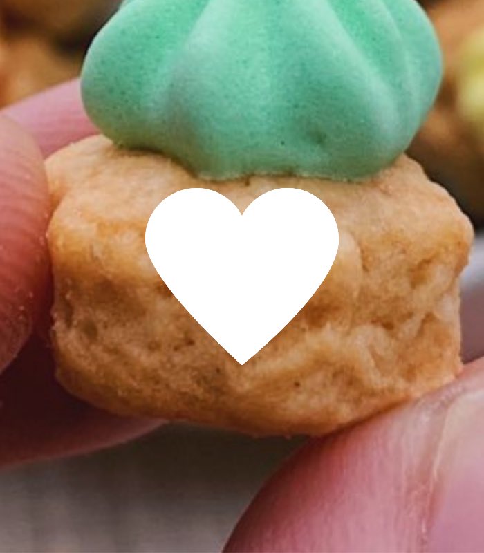 Genuinely curious about this, I wanna know how y& #39;all eat your Iced Gems. RT if you eat the icing firstFAV if you eat the cookie first