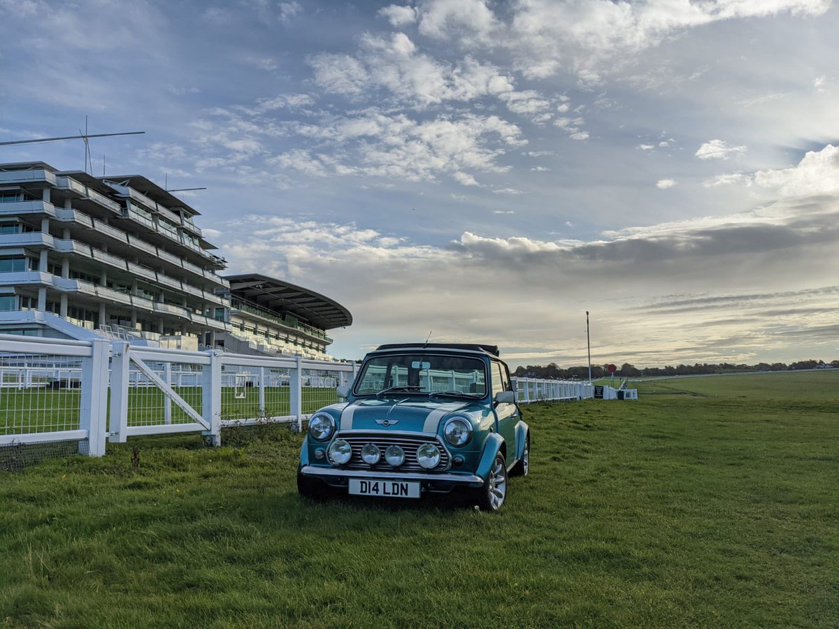 smallcarBIGCITY's tweet image. This summer we created our very own bespoke guide to the great British countryside. We have created six wonderful weekends away for you to enjoy in one of our classic Minis. 
#InsiderGuide #EscapeTheEveryday
