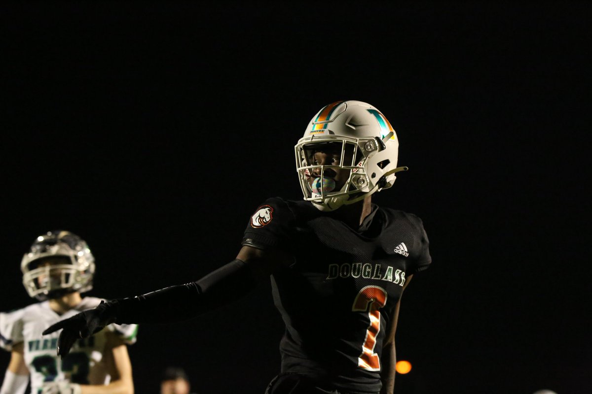 CarterExtreme's tweet photo. Updated photos from @GCwarhawksfball v @FDouglassFB 
Free download, tap specific picture/then tap downward facing arrow in top right corner

Game- https://t.co/uCt3vknVkn

Pregame- 
https://t.co/bh2RAk3XgU https://t.co/cxxEc5Tp4Q