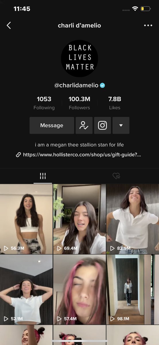 omg92958's tweet photo. You did it QUEEN 100M 🥳🥳🤩 @charlidamelio https://t.co/pb1ffBzLPP