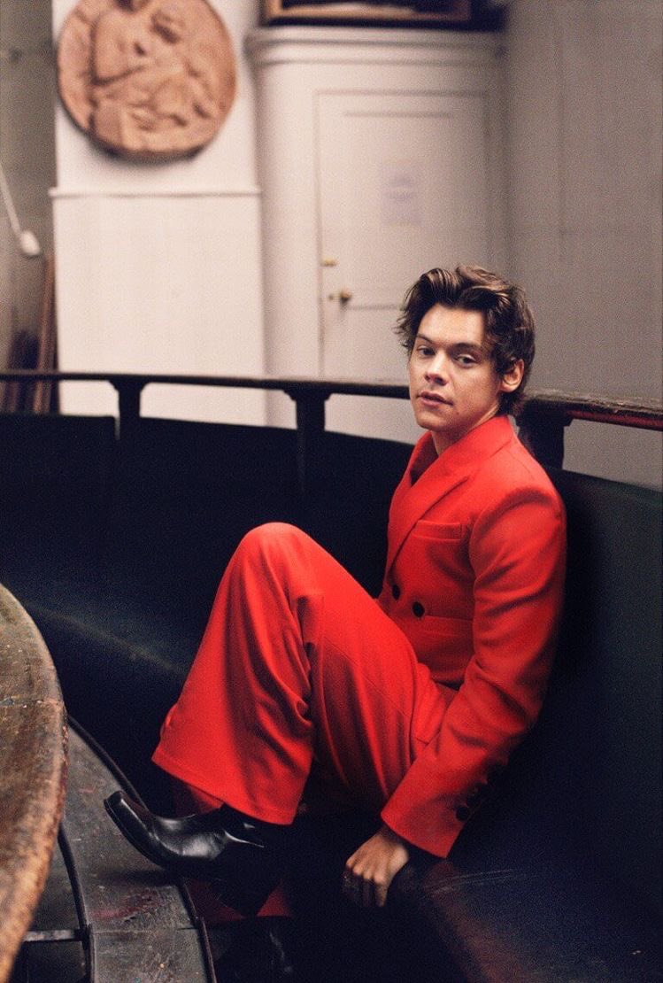 harry styles outfits that i absolutely adore. a long but necessary thread;in a random order**